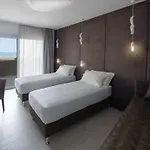 Palace 4*