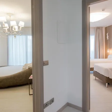 Palace מלון 4*