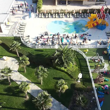 Palace ביביונה