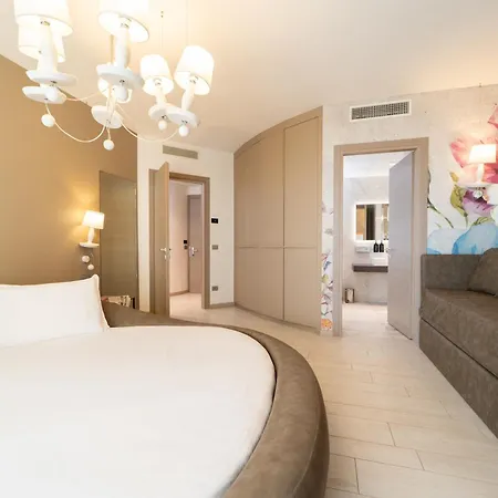 Palace מלון 4*