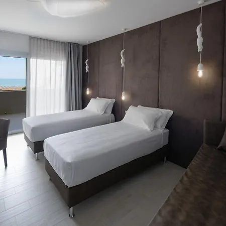 Palace 4*
