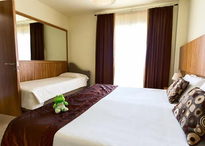 Palace 4*